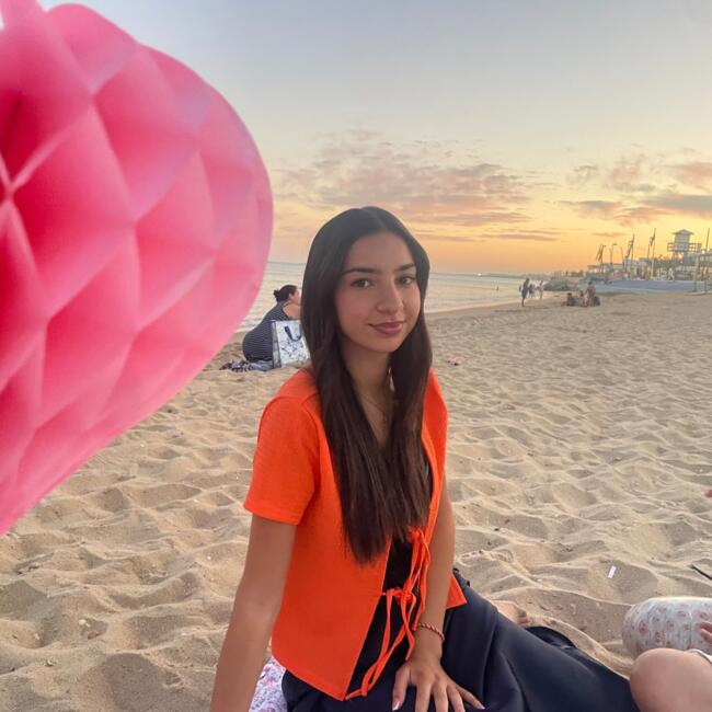 Babysitter in Grisolles: Aya