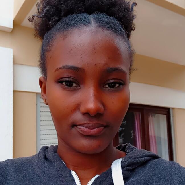 Babysitter em Almada: Espiritosanto