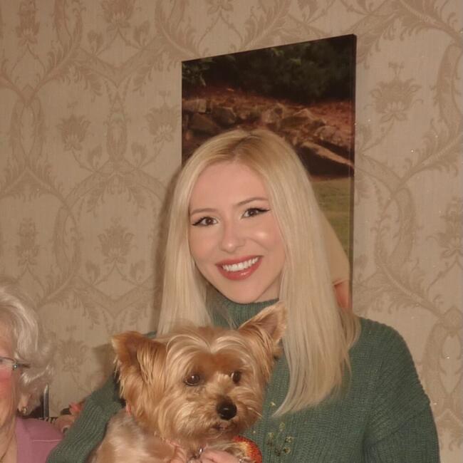 Babysitter in Wallasey: Emma