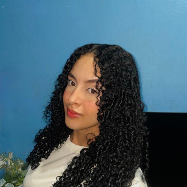 Babysitter in Salvador: Emily