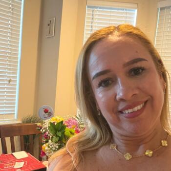 Babysitter Pearland: Anyaneth
