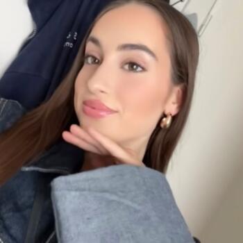 Babysitter in Brussels: Ellena