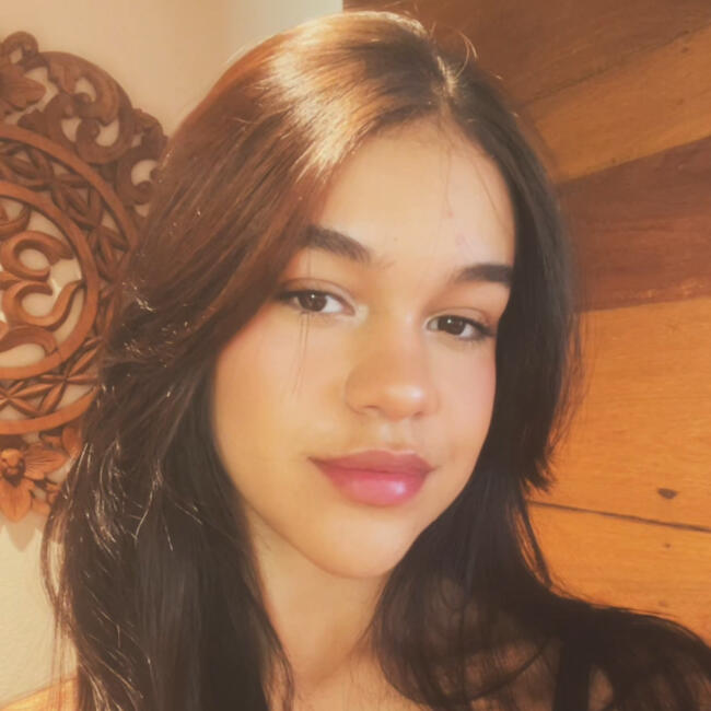 Babysitter in Petrópolis: Lara