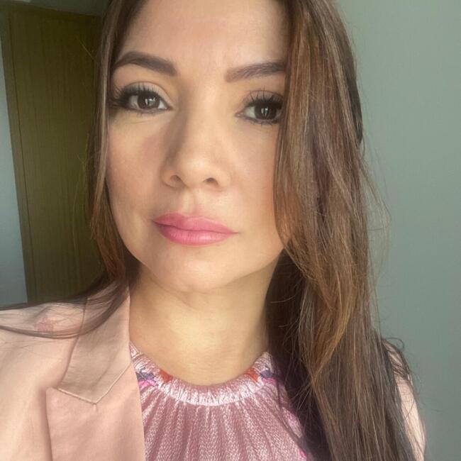 وظيفة جليسة أطفال في دبي: M.D.
