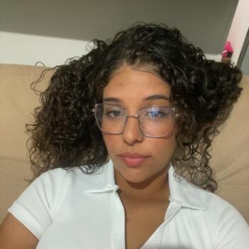 Babysitter Montes Claros: Sara janaine
