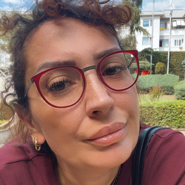 İstanbul bölgesinde bebek bakıcısı: Nazlı