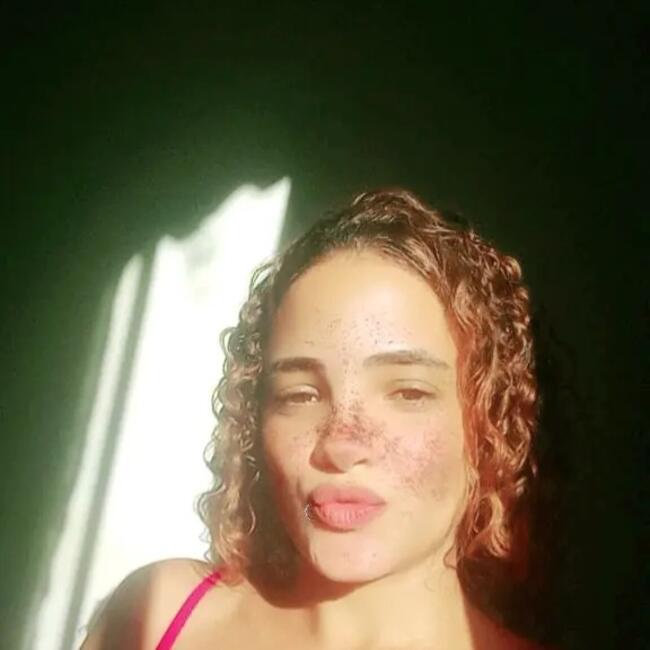 Babá em Senador Vasconcelos: Thaynara