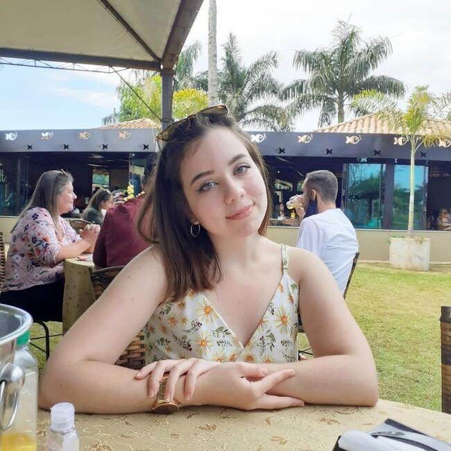 Babysitting job in Camboriú: Jordana