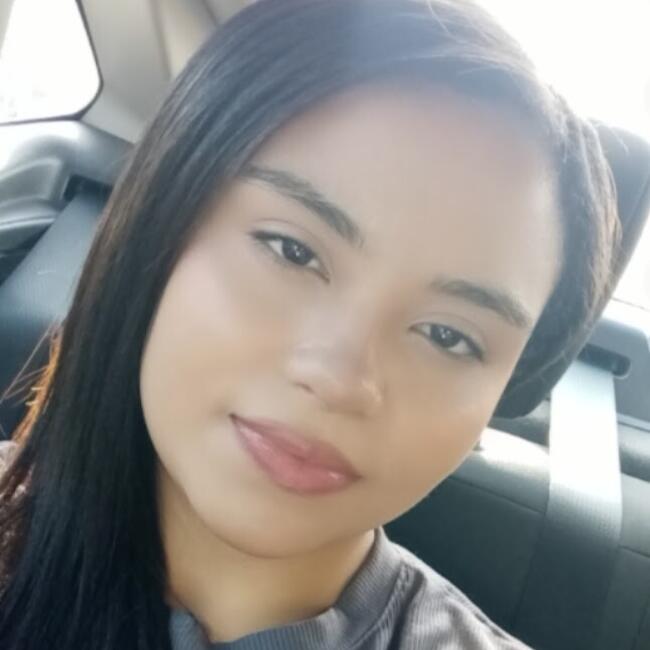 Babysitter in Uberlândia: Marcela