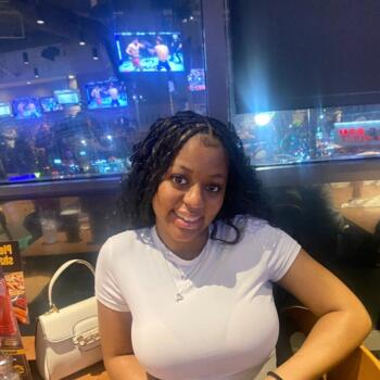 Babysitter Brooklyn: Macari