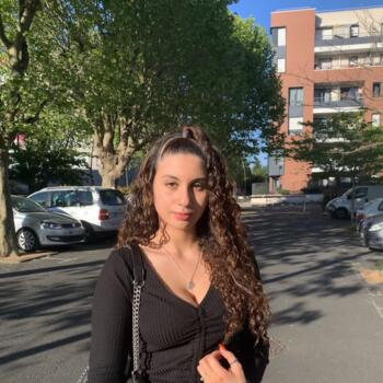 Baby-sitter in L'Haÿ-les-Roses: Inès