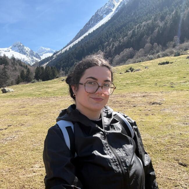 Babysitter in Villenave-d'Ornon: Inès