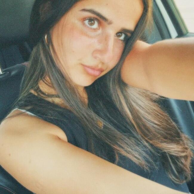 Babysitter em Almada: Carolina