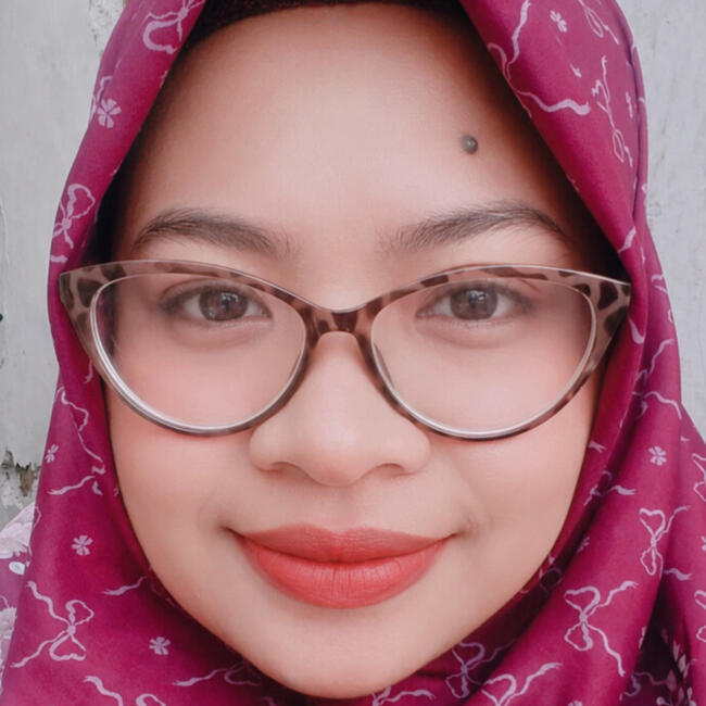 Babysitter in South Tangerang: Evi