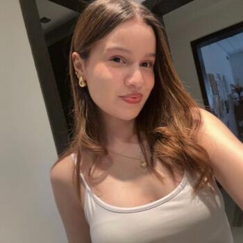 Babysitter in Villeurbanne: Lina