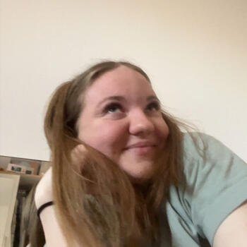 Babysitter in Logatec: Julija