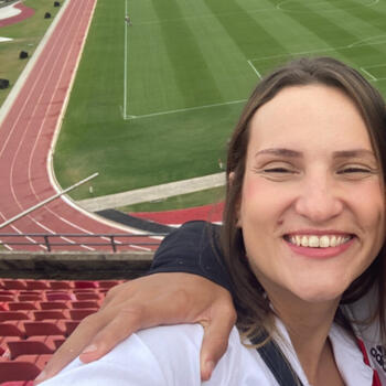 Babysitter in São Paulo (São Paulo): Larissa