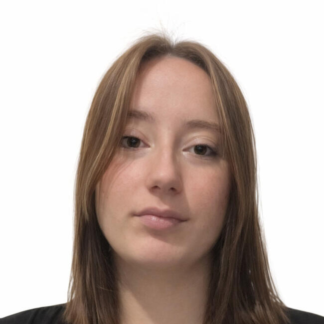 Babysitter in Beaumont-en-Véron: Elsa