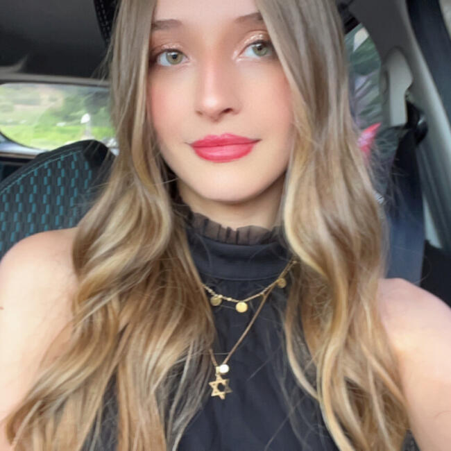 Babysitter in Curitiba: Maria Luiza Mello