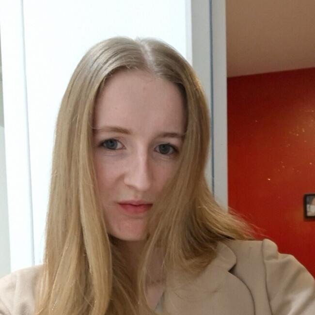 Babysitter in Arquenay: Savannah