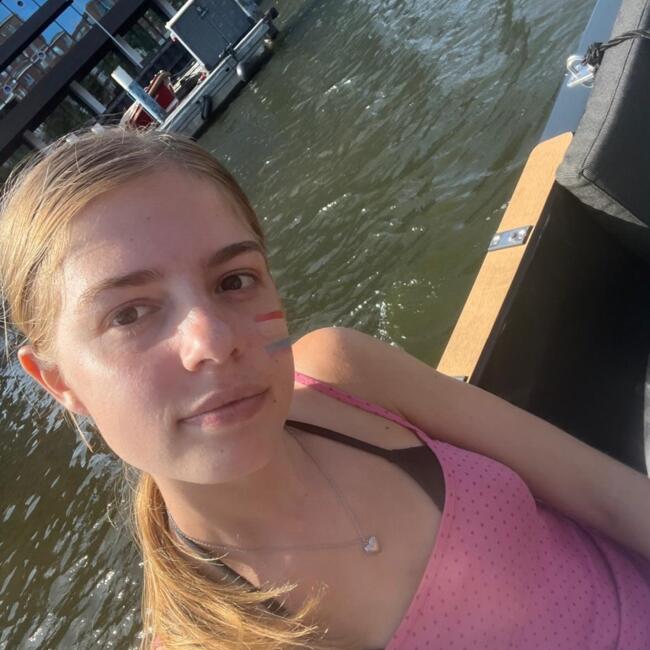 Oppas in Badhoevedorp: Lara