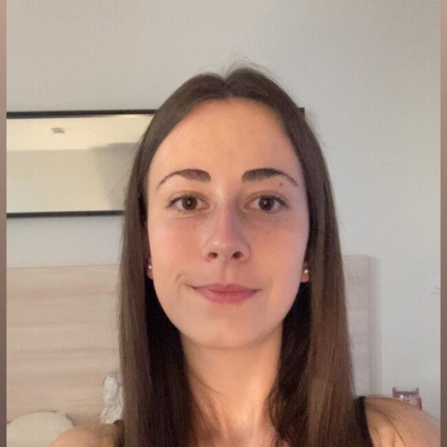 Babysitter in Clermont-Ferrand: Olivia