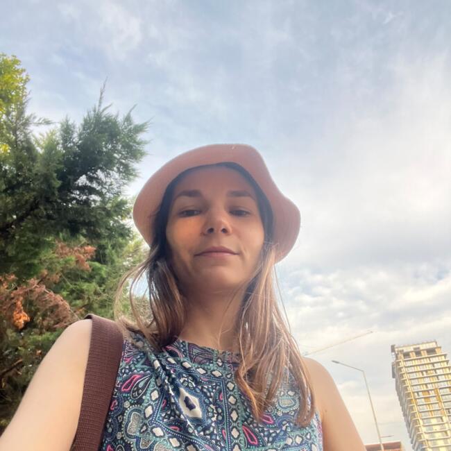 Job de babysitting în București: Carina