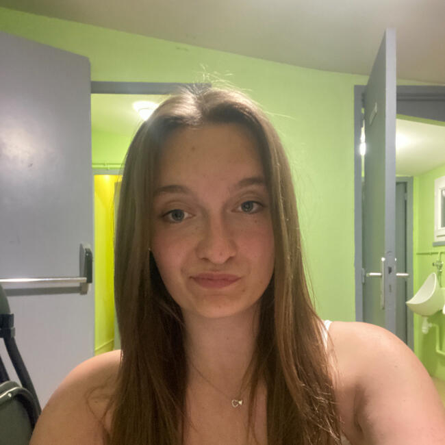 Babysitter in Le Havre: Angelina