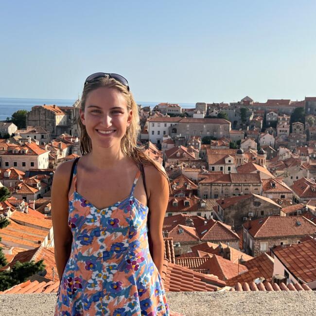 Babysitter in Boulogne-Billancourt: Louise