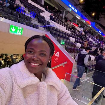 Babysitter a Zurigo: Lavinia