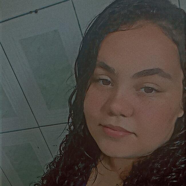 Babysitter in Conceição do Mato Dentro: Iris