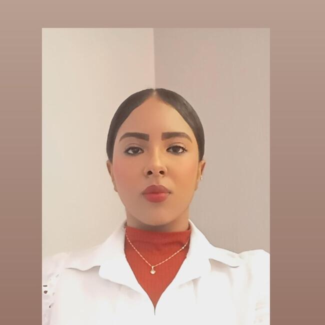 Babysitter in Balneário Camboriú: Elaine