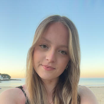 Babysitter in Saintes: Jeanelle