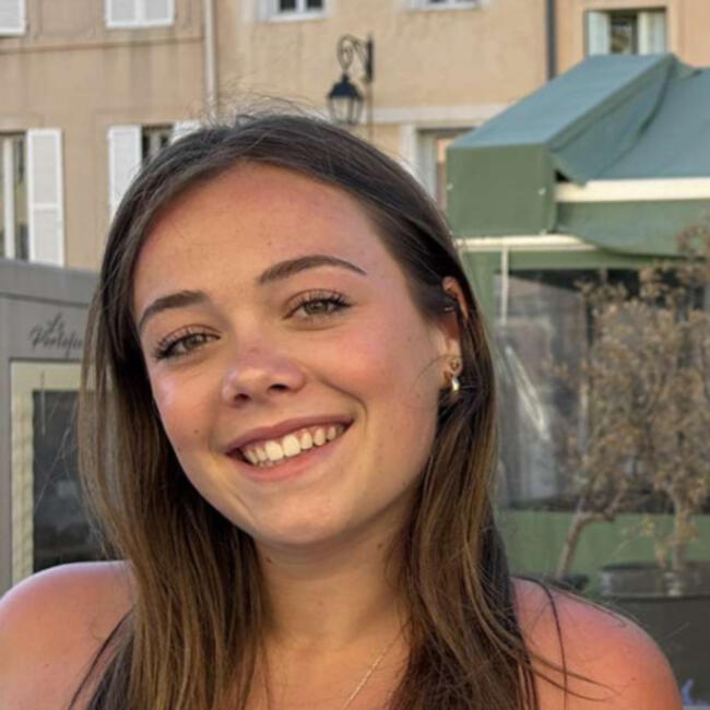 Babysitter in Nanterre: Justine