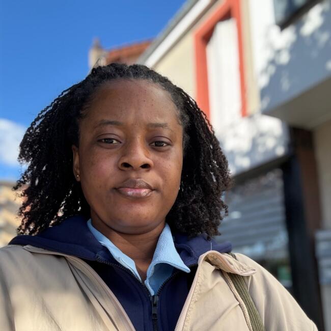 Babysitter in La Courneuve: Laurencia