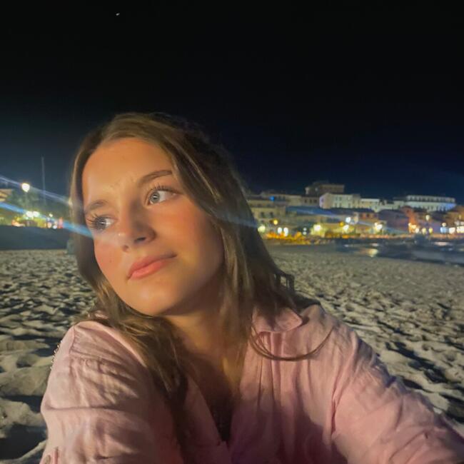 Babysitter in Rochefort-du-Gard: Alma