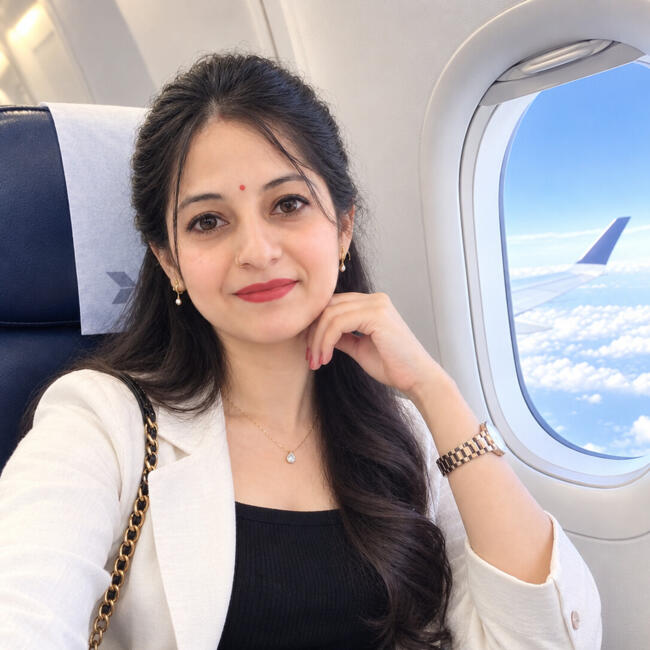 Babysitter in Delhi: Meena