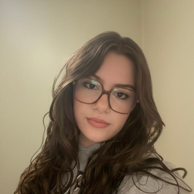 Babysitter in Ormesson-sur-Marne: Andréa