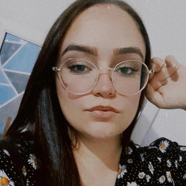 Babá em Porto Alegre: Emily Medeiros