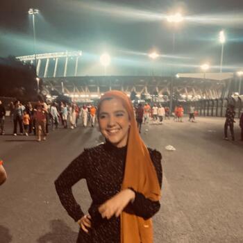 الوالدين سلا: Laila