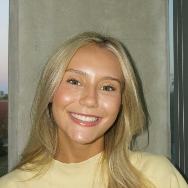 Babysitter in London: Keira