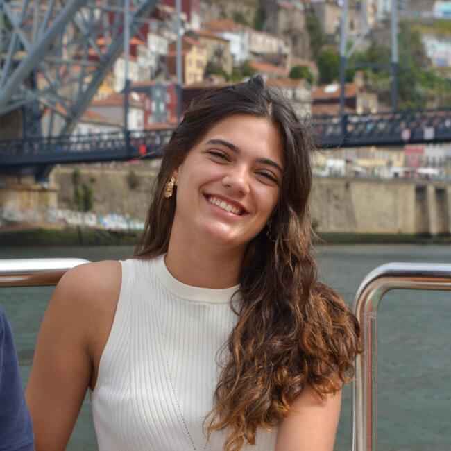 Babysitter in São João da Madeira: Raquel