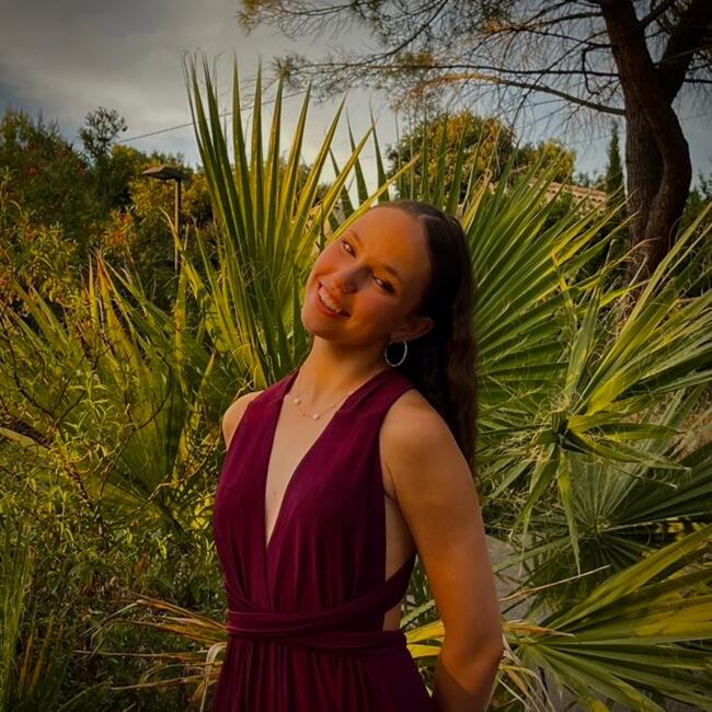 Babysitter in Cannes: Alizée