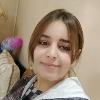 Babysitter in Épinay-sous-Sénart: Hanane