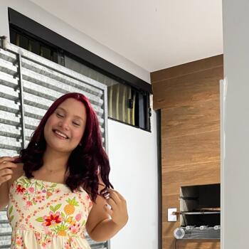 Babysitter in São Mateus: Leslie