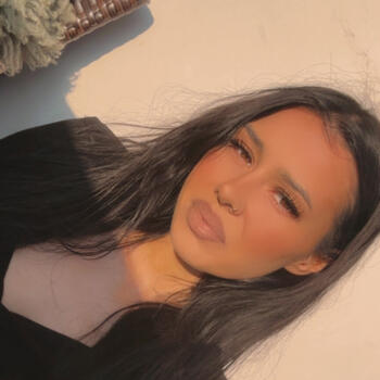 İstanbul bölgesinde bebek bakıcılığı işi: Bebek bakıcısı iş ilanı Johanna