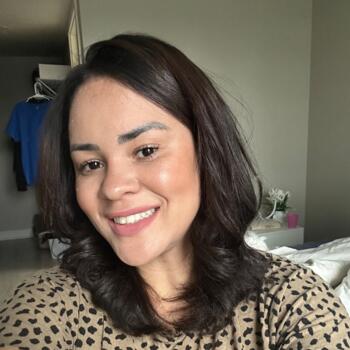 Babysitter Calgary: Andreia