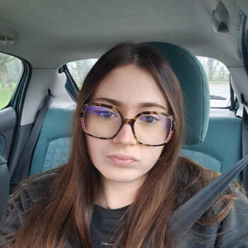 Babysitter in Saint-Jean-de-Beugné: Tatiana