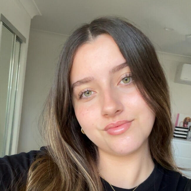 Babysitter em Gold Coast: Isla