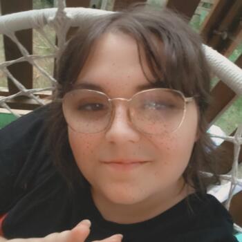 Babysitter in Saint-Mandé-sur-Brédoire: Abigaëlle